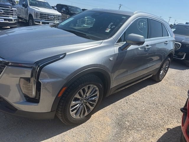 2025 Cadillac XT4 Premium Luxury
