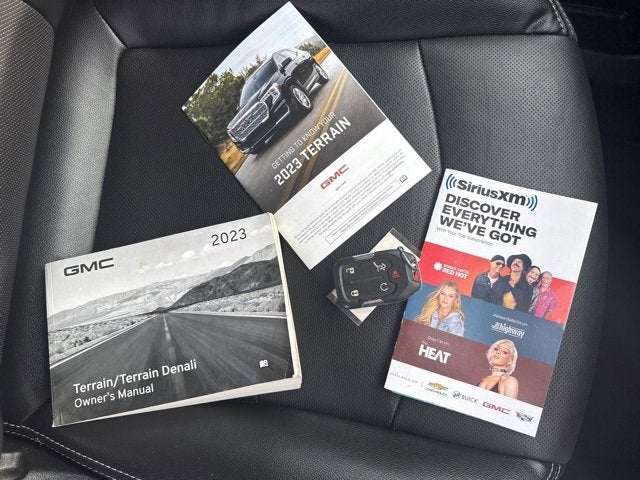 2023 GMC Terrain SLT
