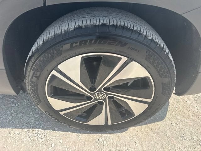 2025 Volkswagen Taos SE