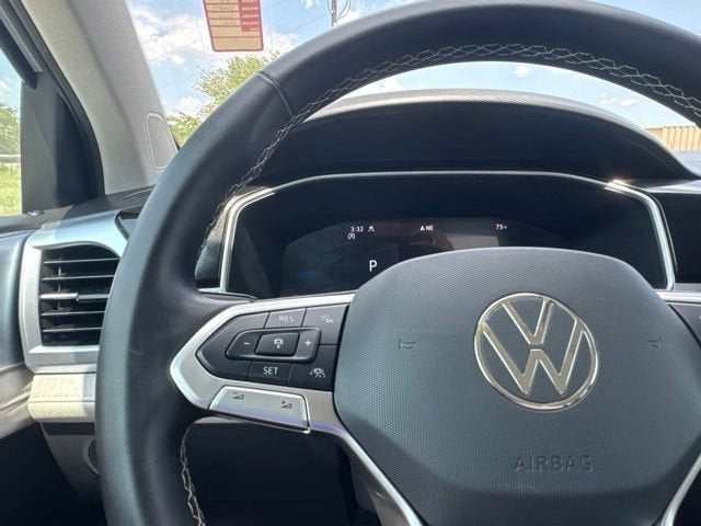 2025 Volkswagen Taos SE