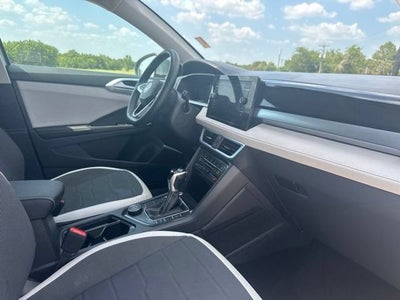 2025 Volkswagen Taos SE