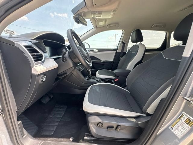 2025 Volkswagen Taos SE