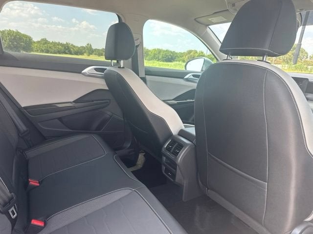 2025 Volkswagen Taos SE