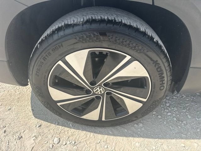 2025 Volkswagen Taos SE