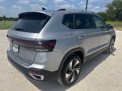 2025 Volkswagen Taos SE