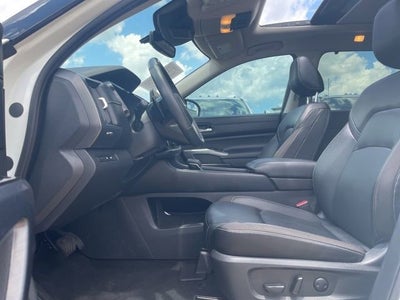 2023 Nissan Pathfinder SL