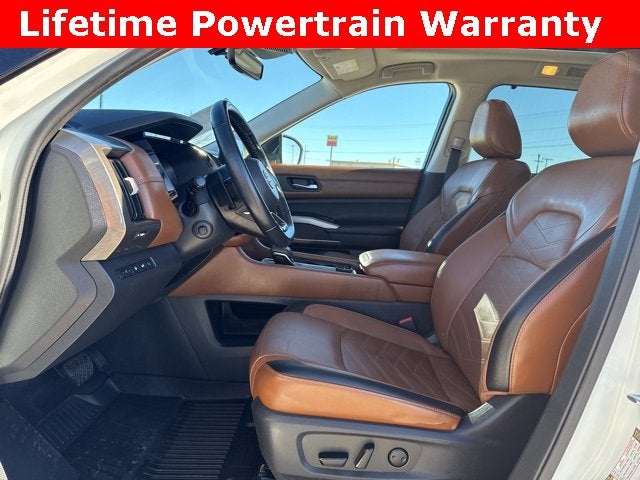 2023 Nissan Pathfinder Platinum