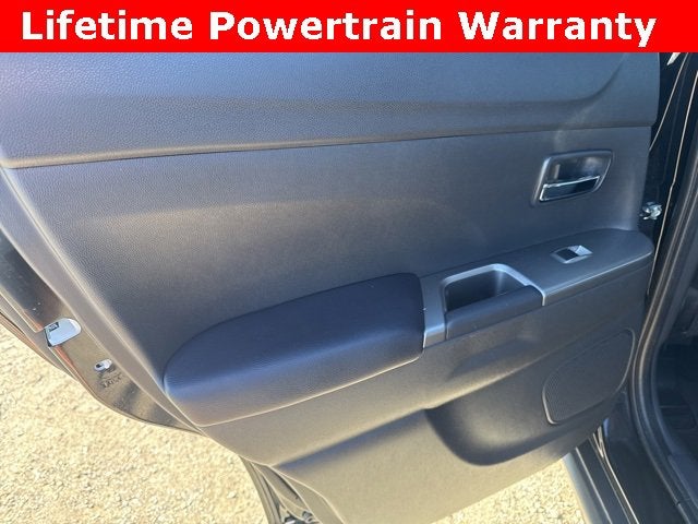 2025 Mitsubishi Outlander Sport S