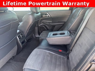 2023 Mitsubishi Outlander SE