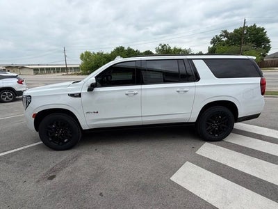 2023 GMC Yukon XL AT4