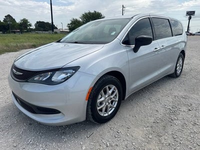 2024 Chrysler Voyager LX