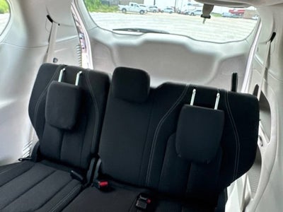 2024 Chrysler Voyager LX