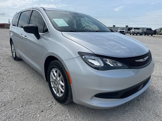2024 Chrysler Voyager LX