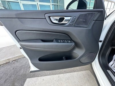 2025 Volvo XC60 Plus