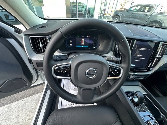 2025 Volvo XC60 Plus