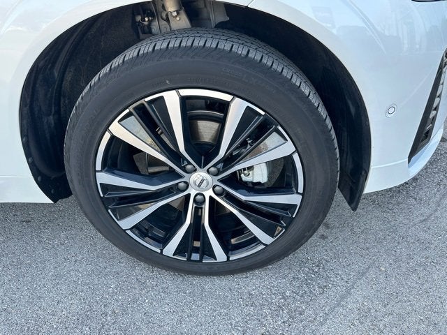 2025 Volvo XC60 Plus