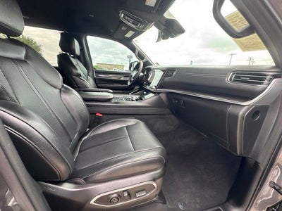 2024 Jeep Wagoneer Base