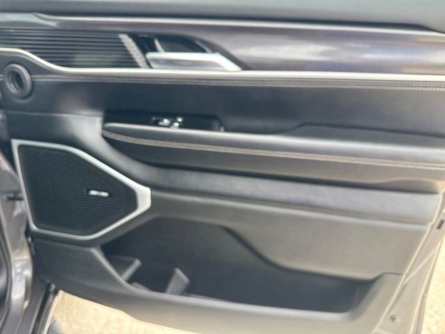 2024 Jeep Wagoneer Base