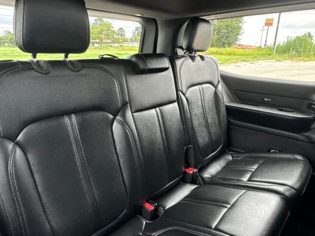 2024 Jeep Wagoneer Base