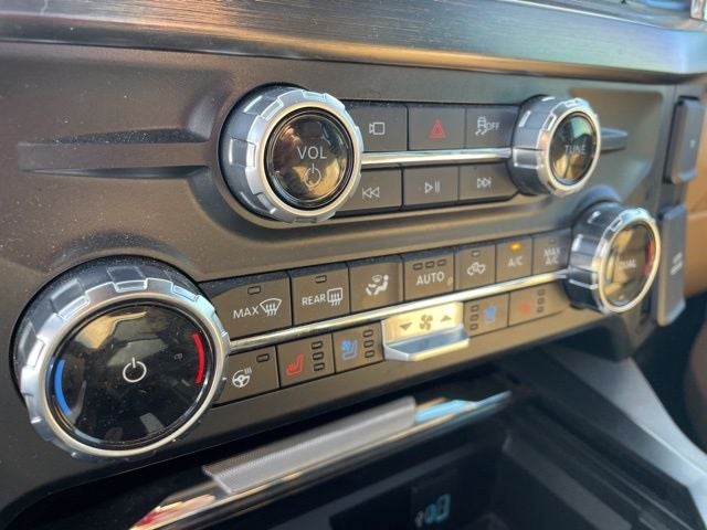 2025 Ford F-350SD Lariat DRW