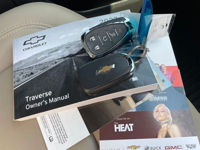 2023 Chevrolet Traverse LT Leather