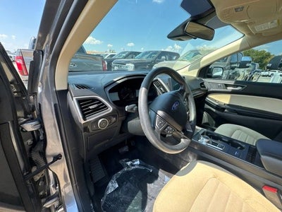 2022 Ford Edge SE