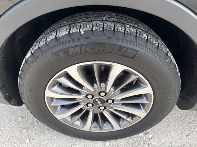 2022 Lincoln Nautilus Standard