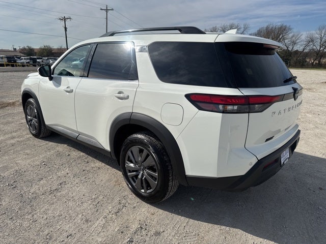 2024 Nissan Pathfinder SV