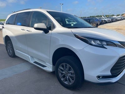 2021 Toyota Sienna XLE BraunAbility WheelChair Rampvan Handicap Accessible