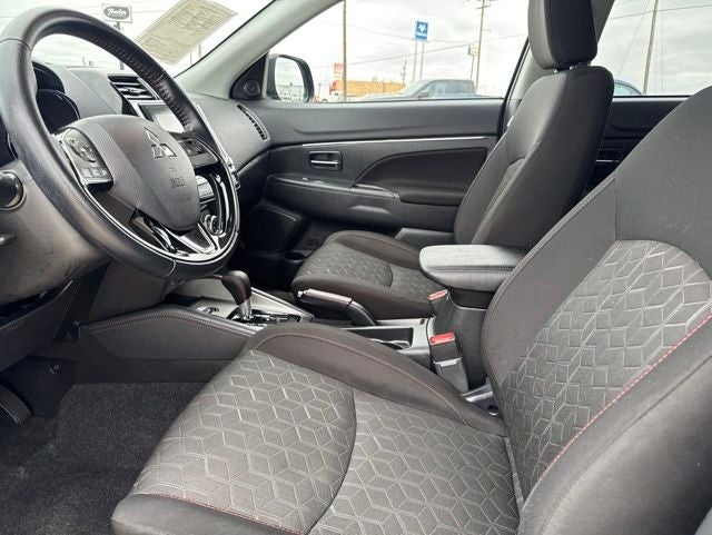 2025 Mitsubishi Outlander Sport 2.0 LE