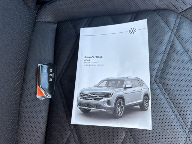 2024 Volkswagen Atlas 2.0T SE w/Technology