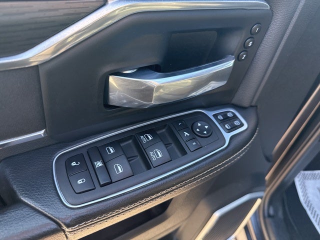 2024 RAM 2500 Laramie Crew Cab 4x4 6'4' Box