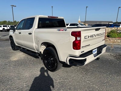 2026 Chevrolet Silverado 1500 4WD Crew Cab Short Bed Custom